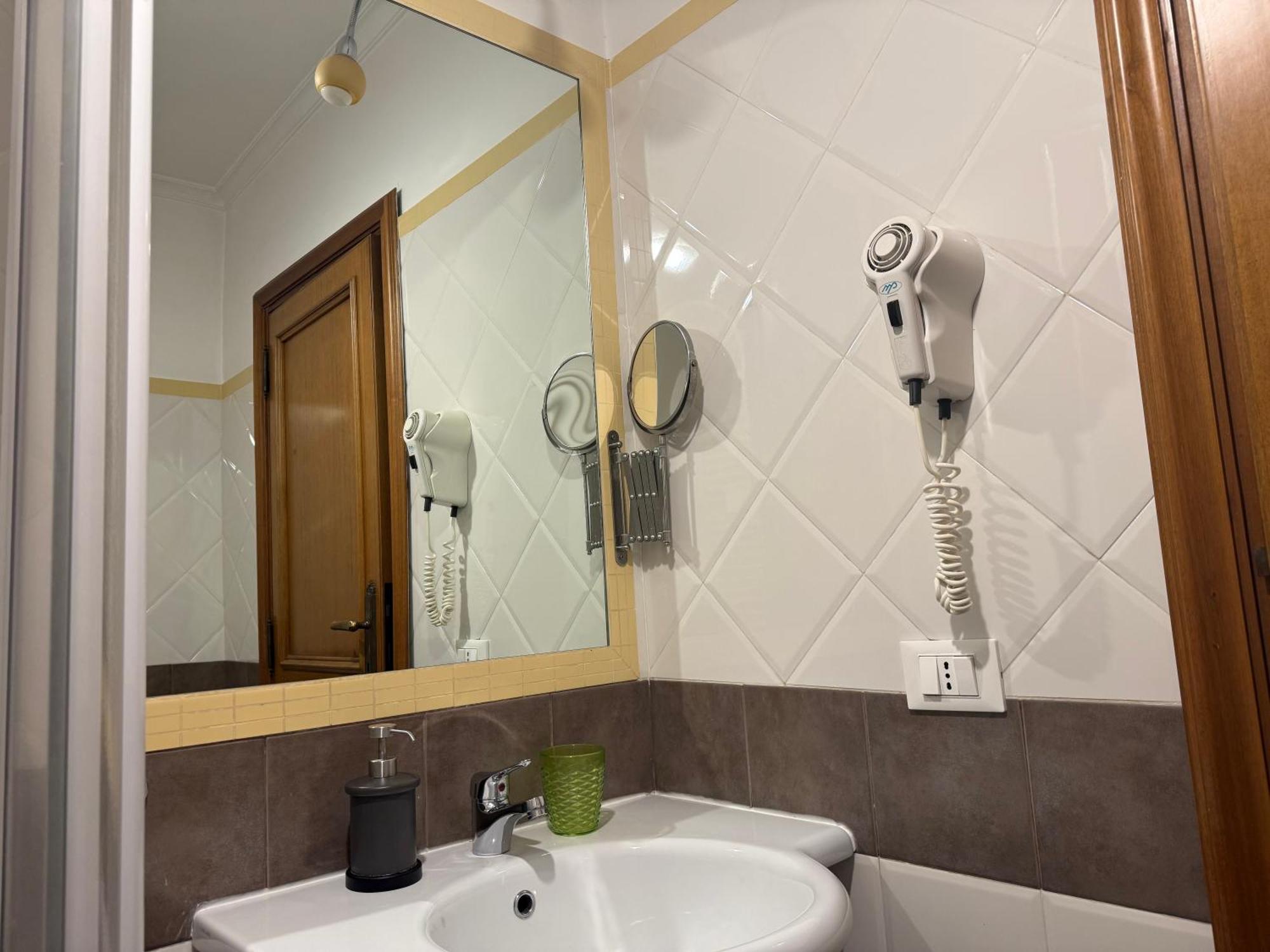 Anthony House, Anthony Floor 3, Castro Pretorio Lägenhet Rom Exteriör bild